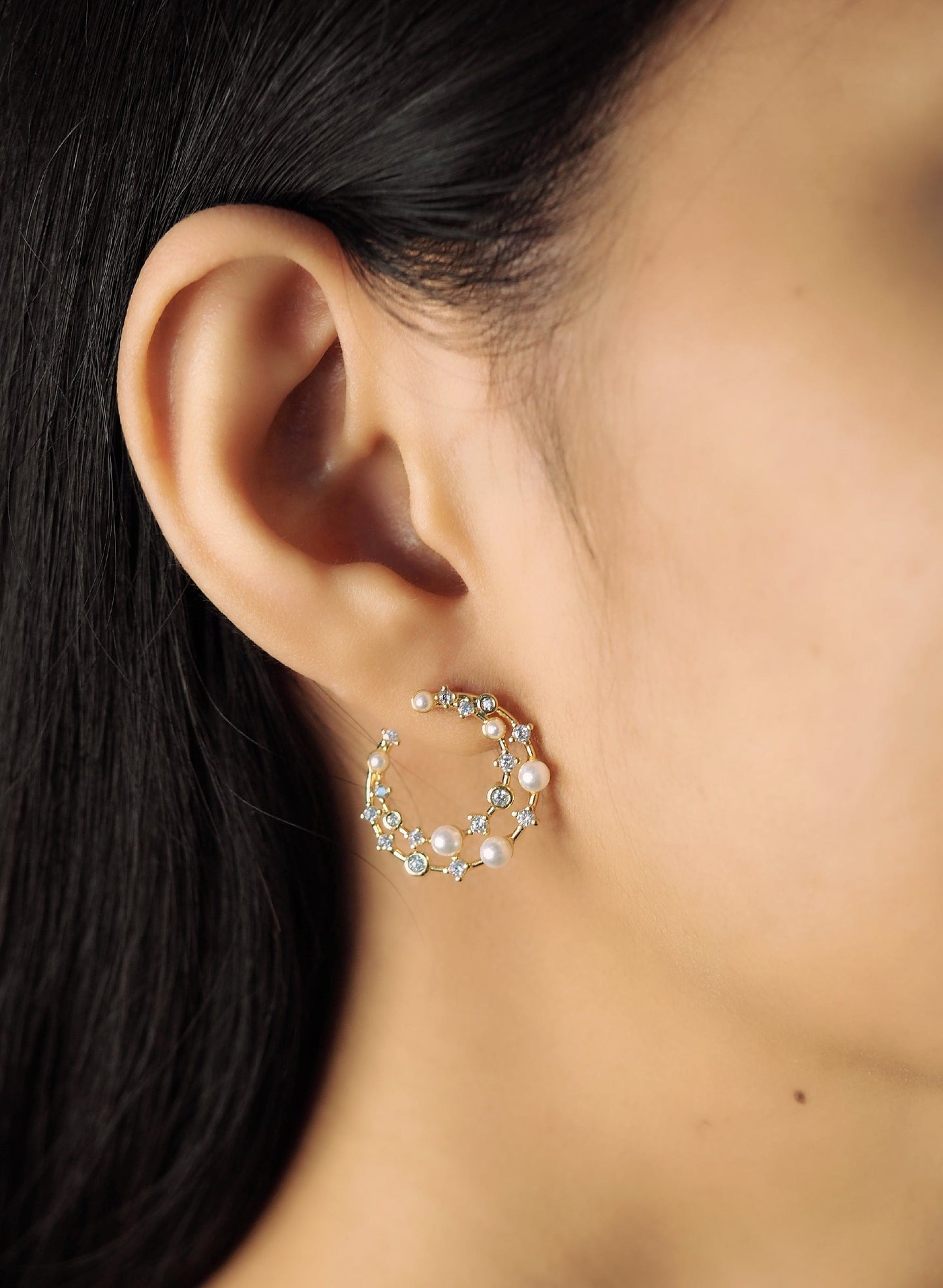 Pearl & CZ Double Front Facing Hoop