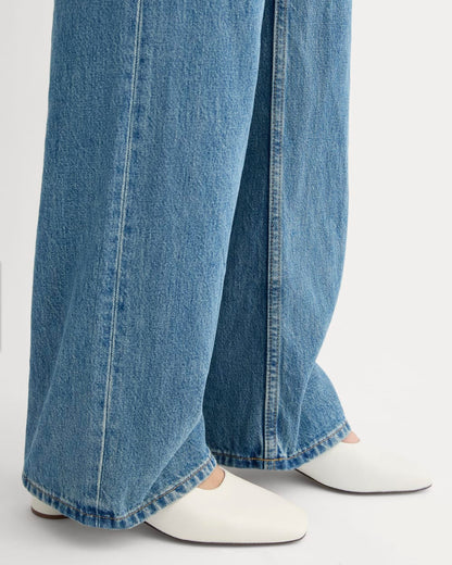 The Gallery Pump | Canvas