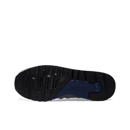 New Balance 998 navy outsole with tread and heel cushioning