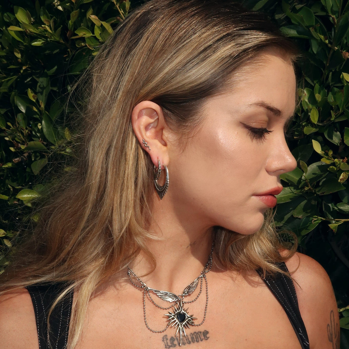 ELEGANT CURVE EARRINGS