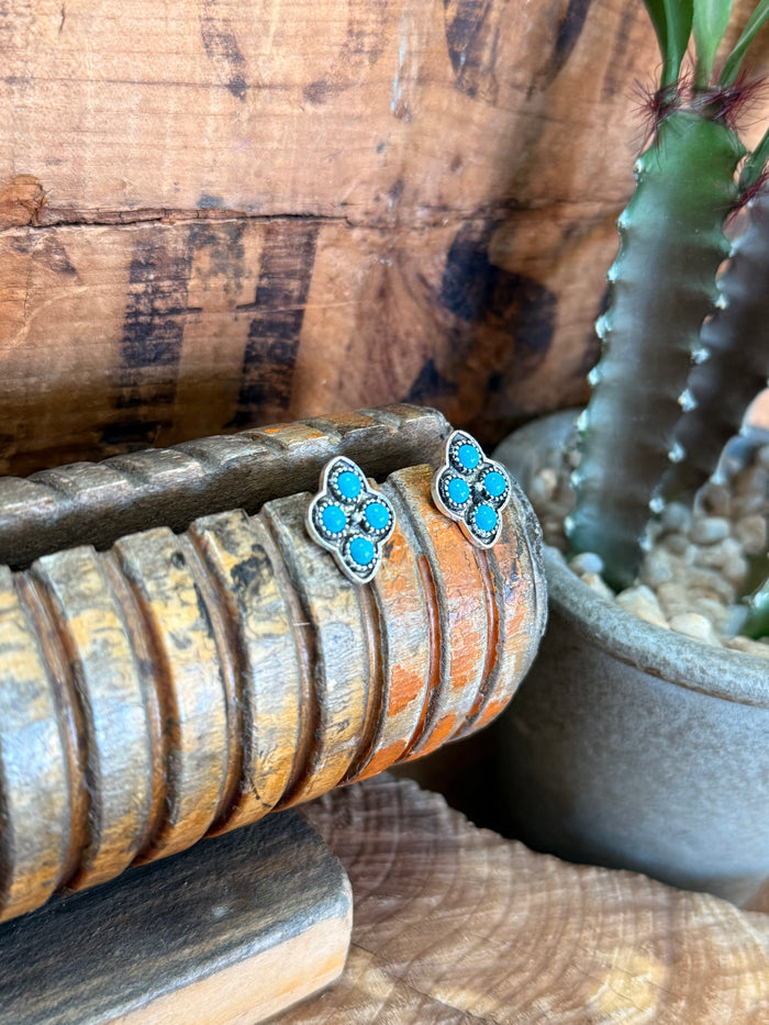Small turquoise cluster stud earrings, silver-tone round bezel flower design