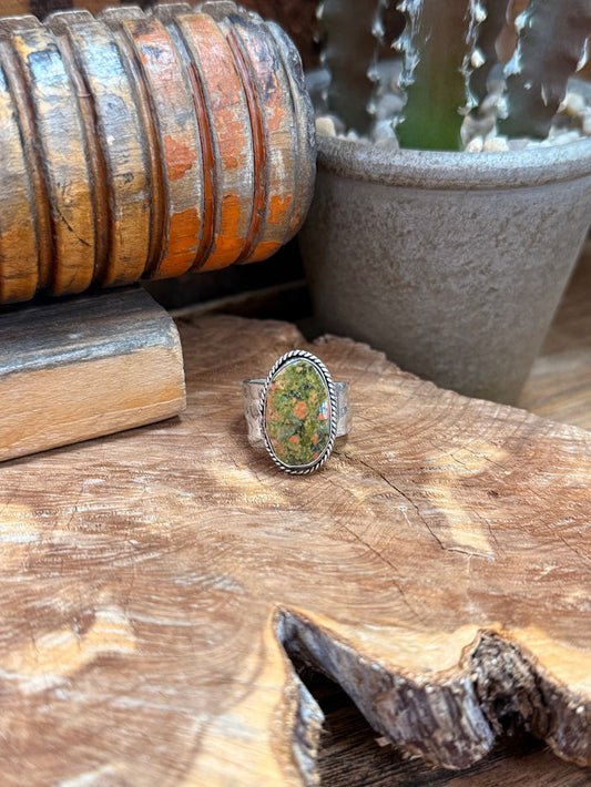 Oval green and orange stone adjustable silver-plated brass ring with bezel setting