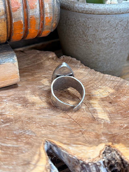 Adjustable stone ring open band with silver-toned metal and yellow cabochon
