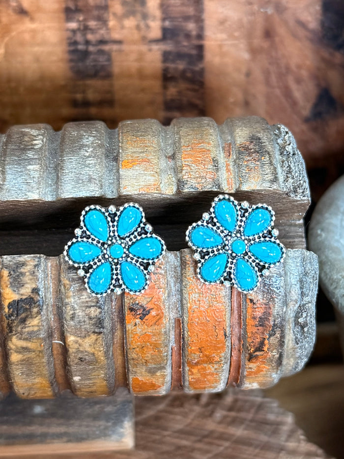 Turquoise flower stud earrings with silver scalloped rim and dot accents