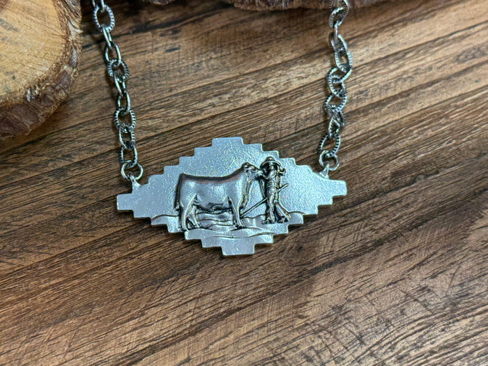 Silver cattle pendant necklace, engraved cow relief pendant with chain links