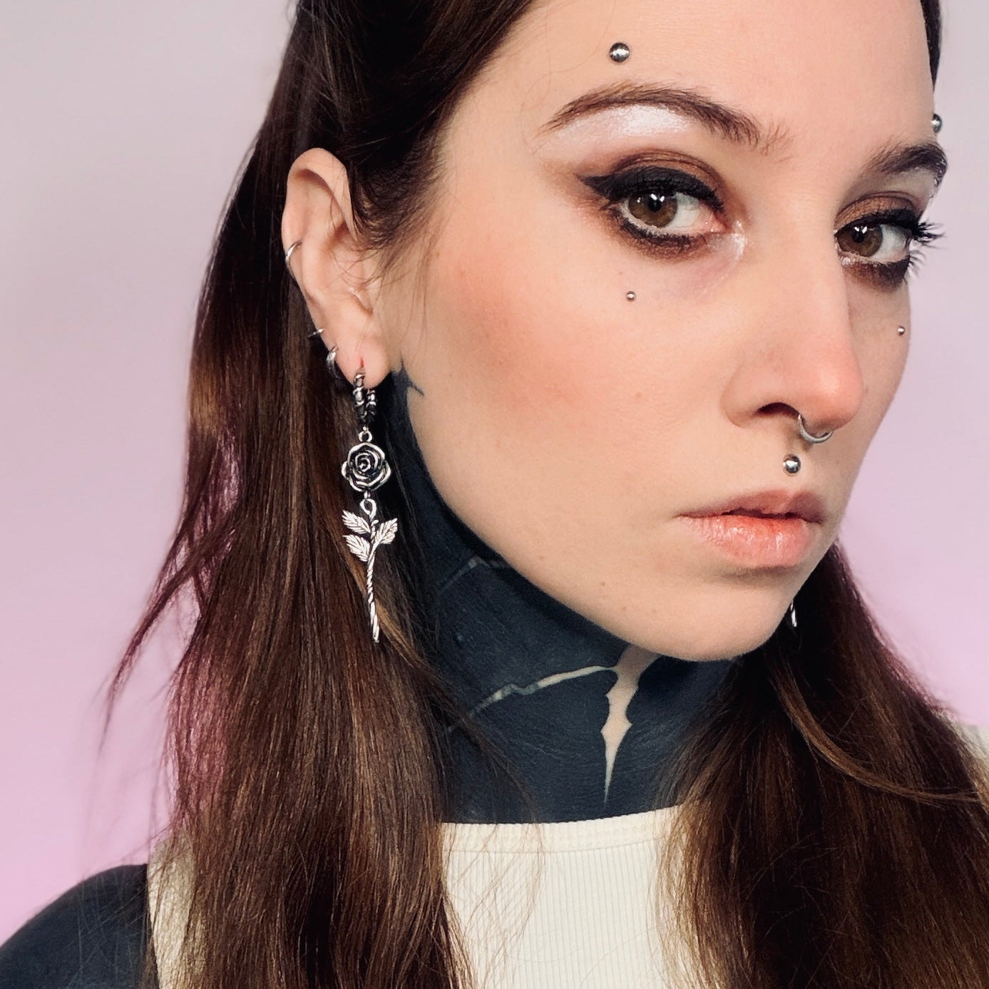 ELEGANT ROSE EARRINGS