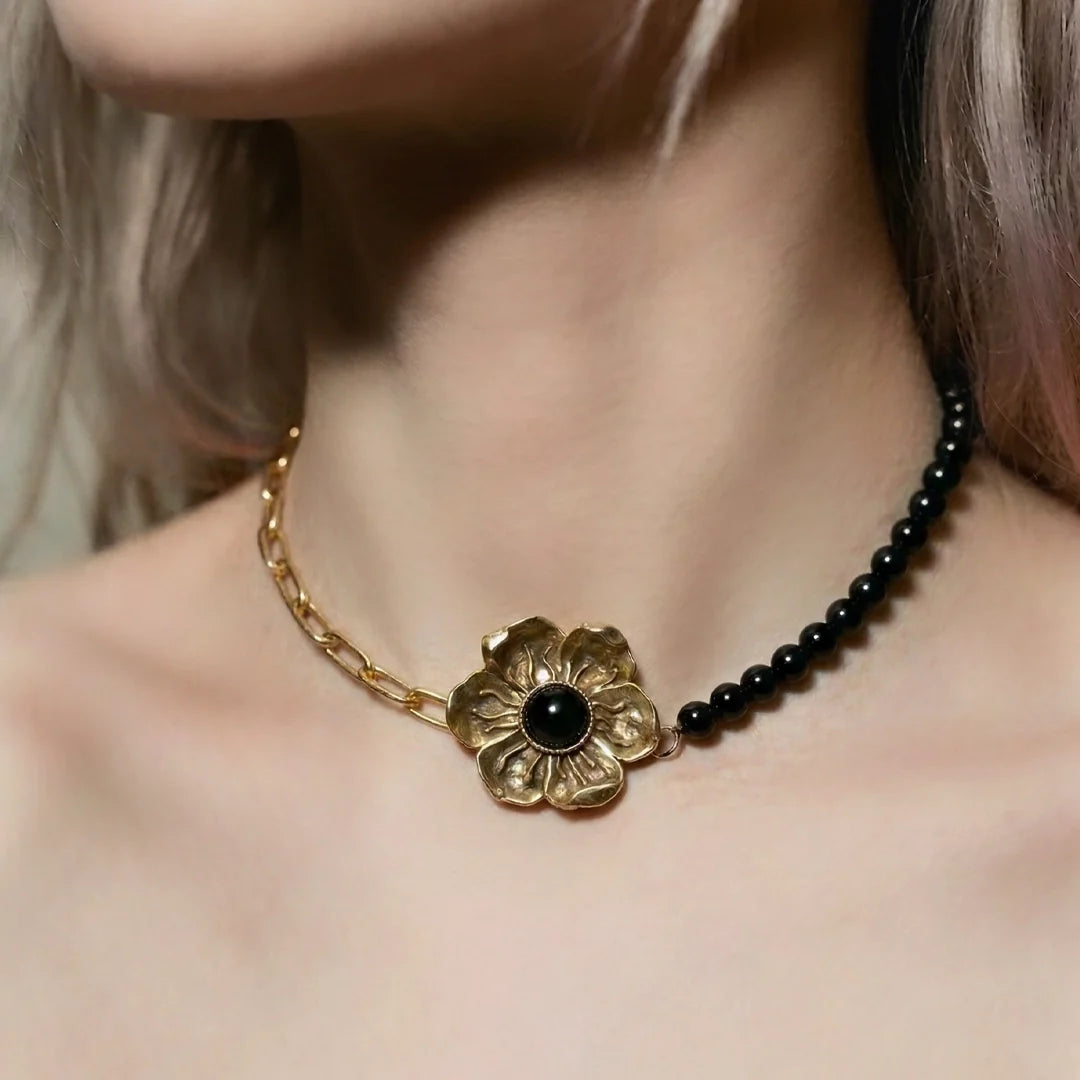 EQUINOX BLOOM CHOKER