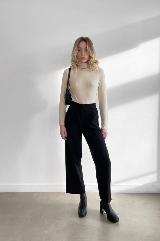 TURTLENECK TOP