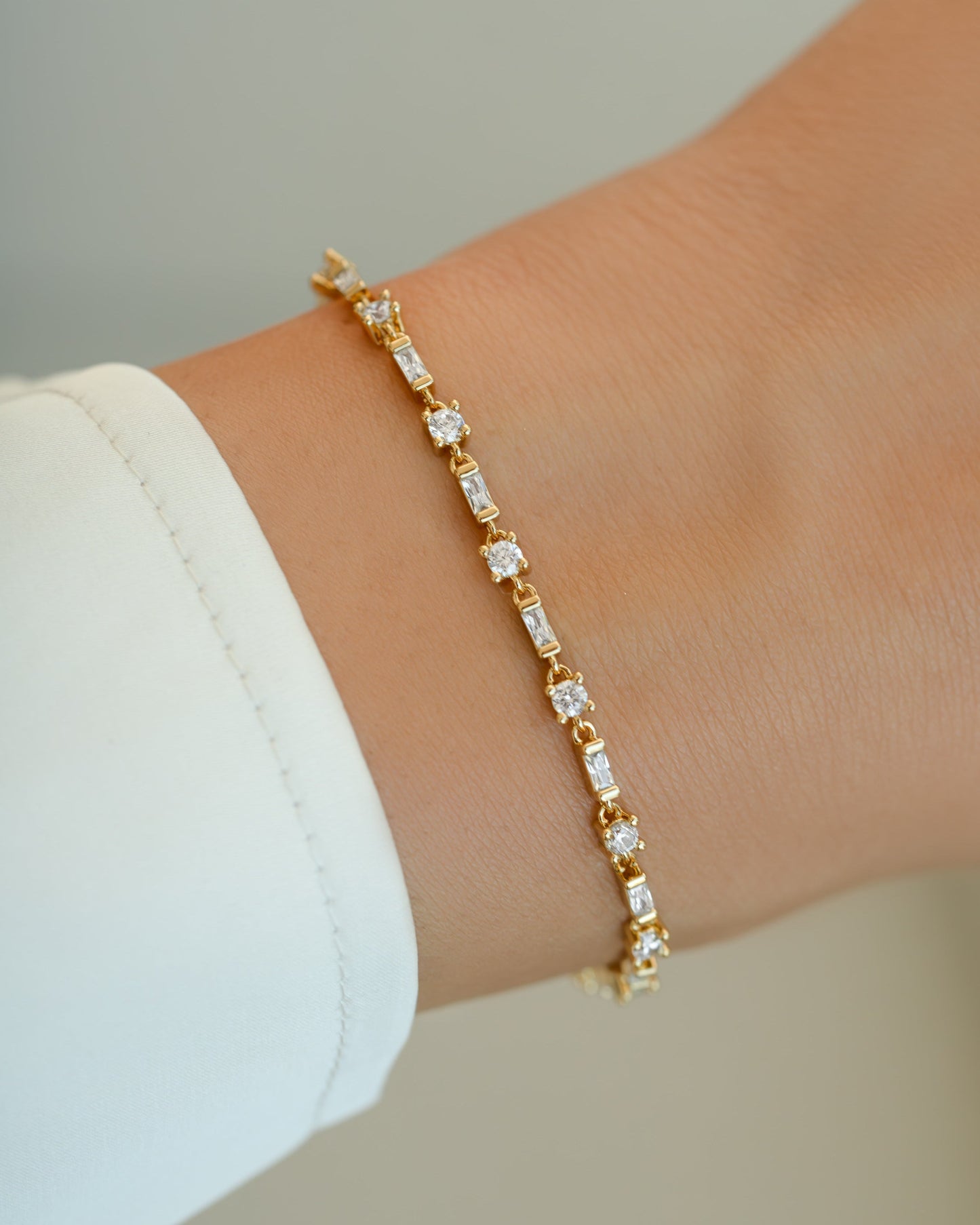 Baguette & Solitaire Diamond Bracelet