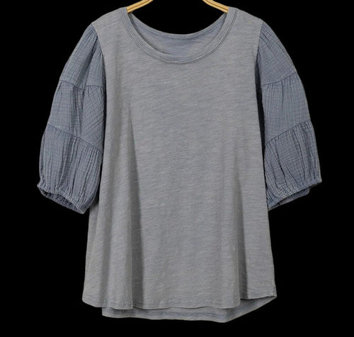 Mineral-washed gray cotton crew neck puff sleeve T-shirt with gathered sleeves