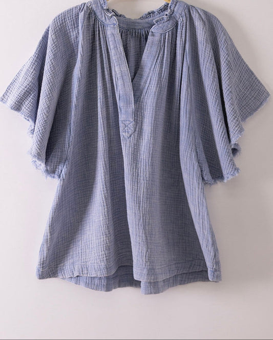 Mineral-washed cotton shirt, light blue, short sleeves, gathered button-front neckline