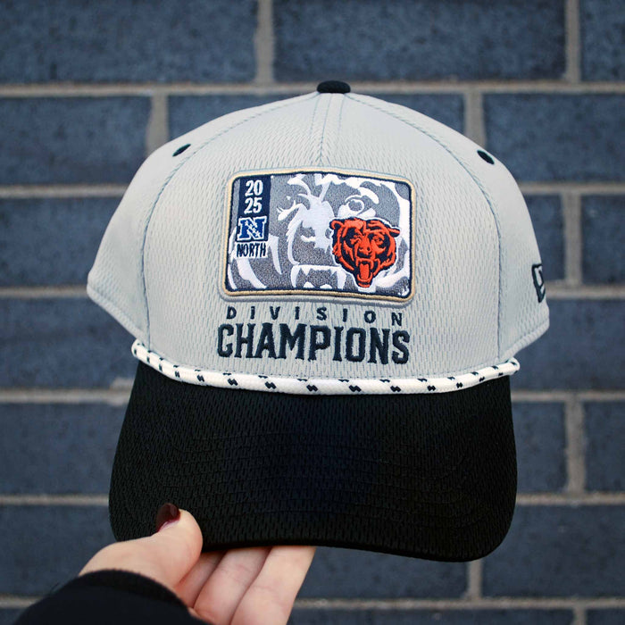 Chicago Bears New Era 2025 NFC North Division Champs Locker Room Adjustable Cap