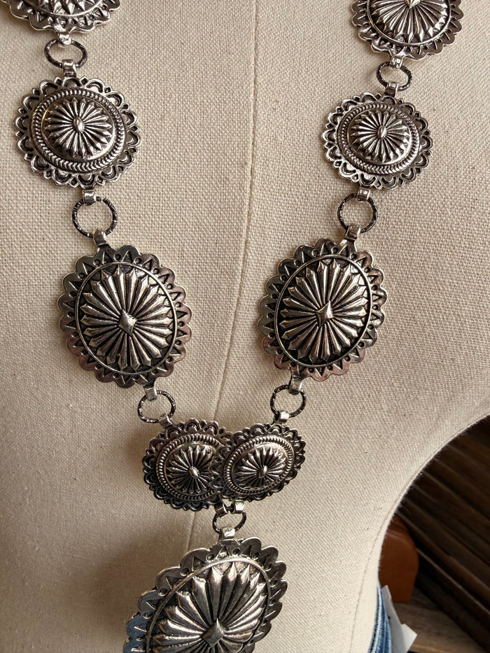 Silver-tone concho necklace with engraved circular medallion links