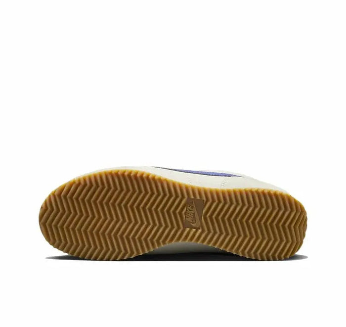 Cortez sneaker outsole with zigzag tread and blue heel panel