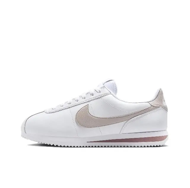 Low-top sneakers in white leather with beige swoosh and lace-up front