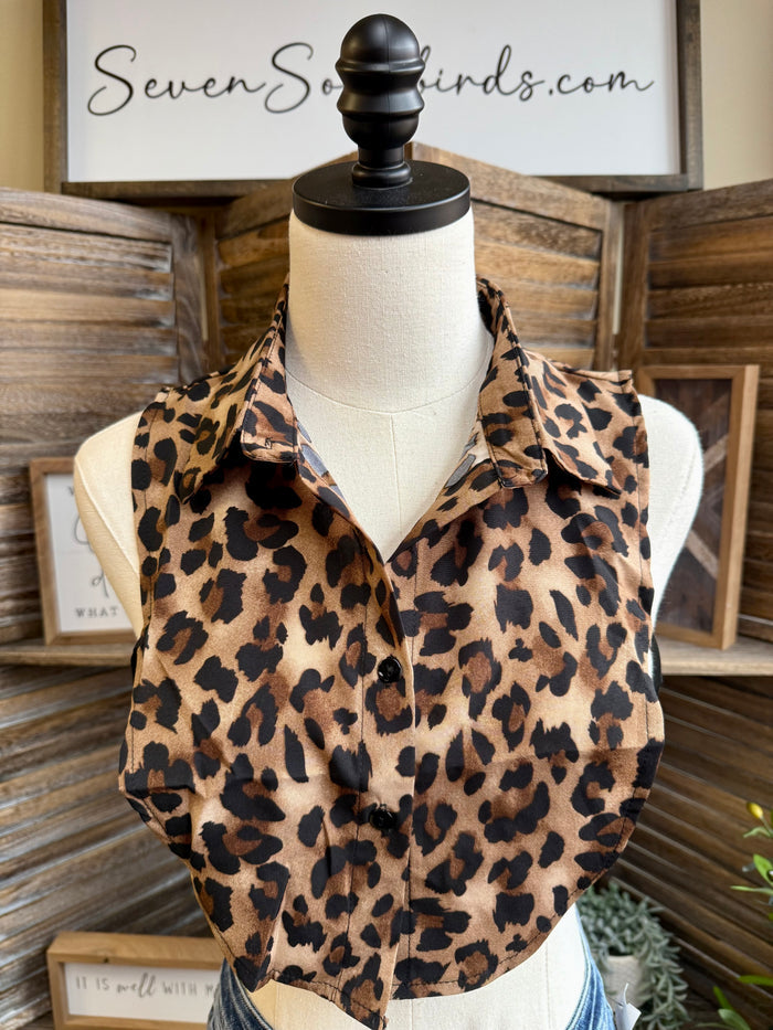 Leopard print faux shirt collar with pointed tips and dark button front