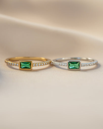 Emerald Baguette Ring w Pavé Band