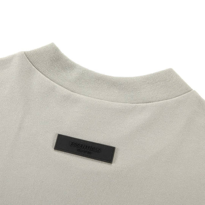Essentials T-shirt crew neck with black brand patch tag