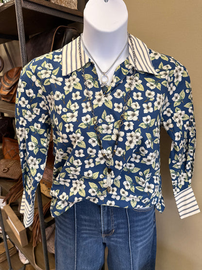 Floral cotton pullover shirt with navy print, button collar, and 3/4 striped sleeves