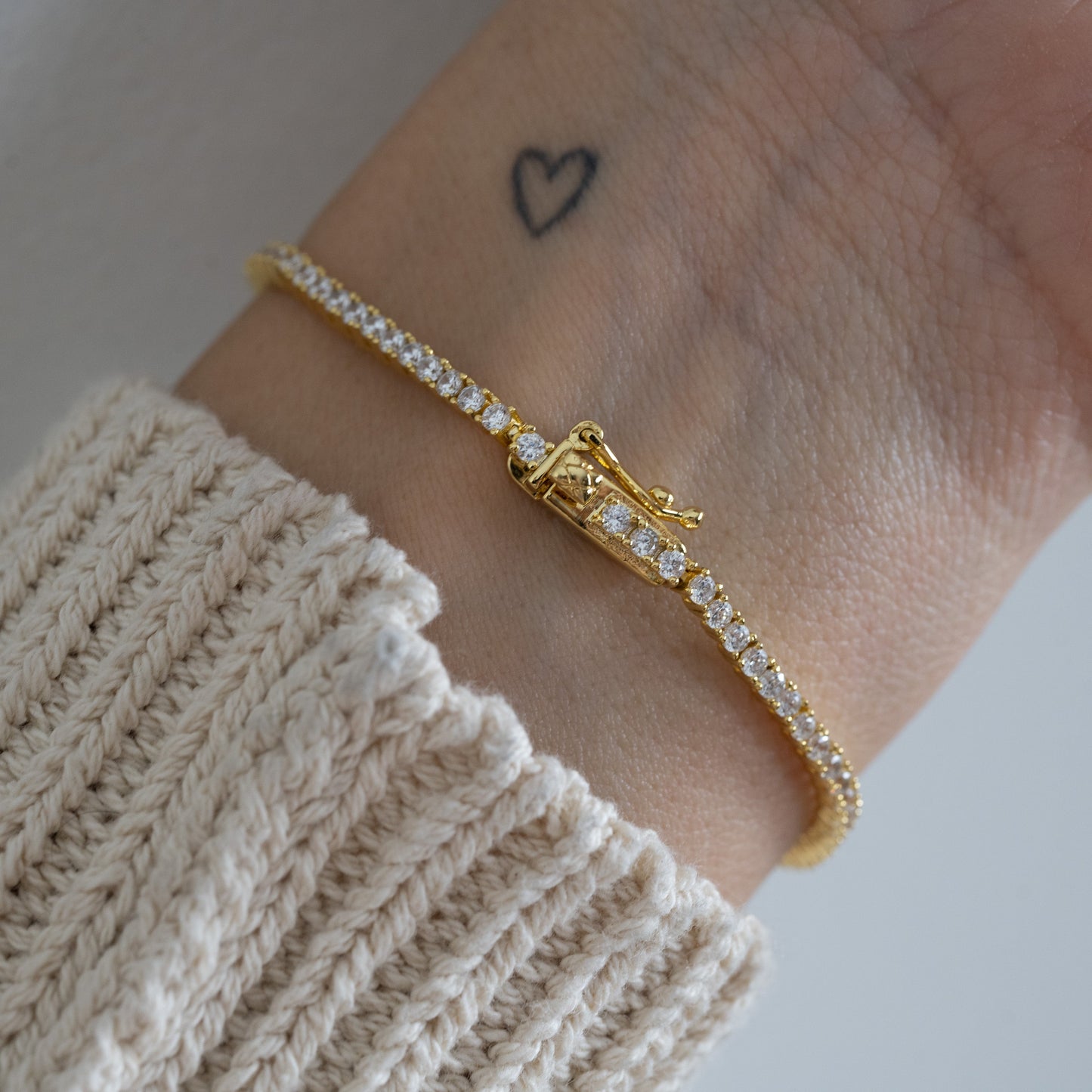 Tennis Bracelet w Latch