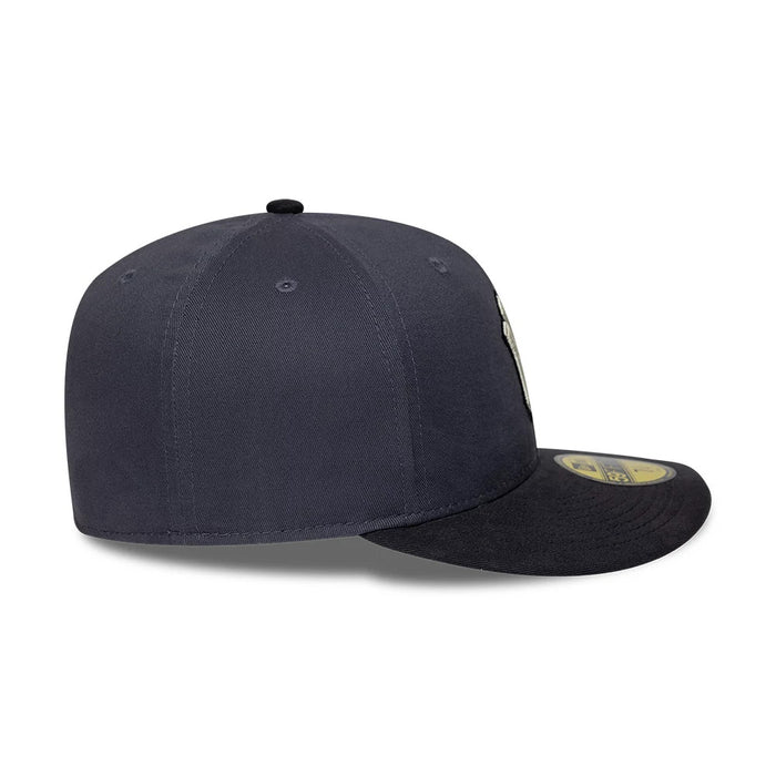 Pictured is this MLB New York Yankees 59FIFTY Fitted cap in dark grey. 6