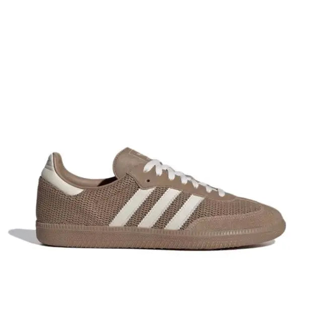 Adidas Samba OG sneaker in brown with white 3-Stripes, white laces, gum sole