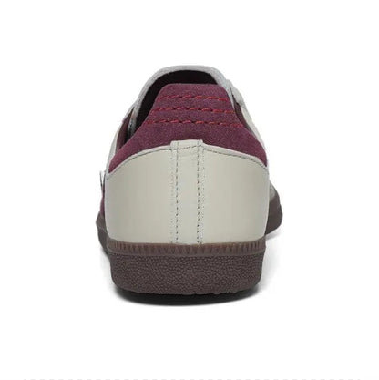 Adidas Samba OG sneakers heel view in cream leather with burgundy collar and sole