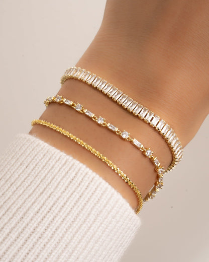 Baguette & Solitaire Diamond Bracelet