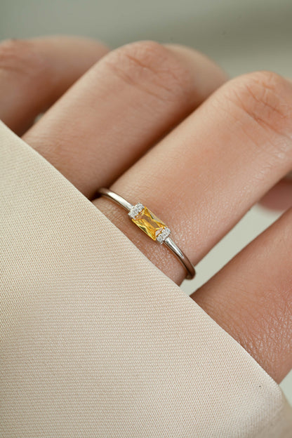 Citrine Simple Baguette Ring