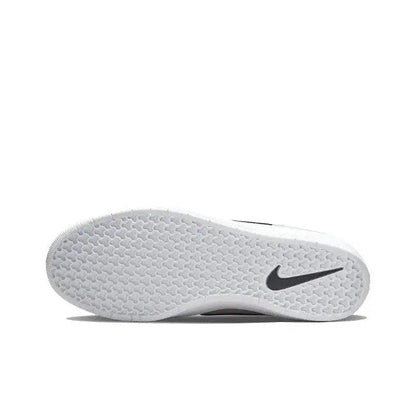 Light grey rubber outsole with black Nike swoosh on heel