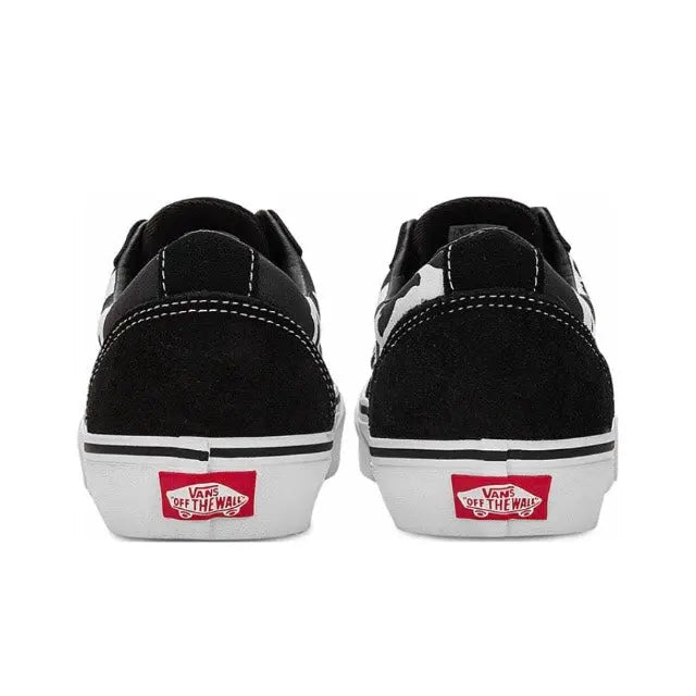 Vans Old Skool low-top sneakers in black with heel Vans logo and white cup sole