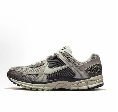 Nike Zoom Vomero 5 SP running sneaker, light gray with dark gray accents, lace-up