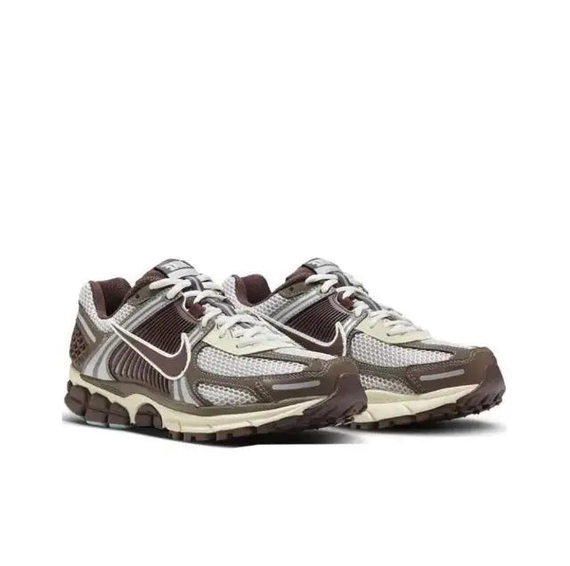 Zoom Vomero 5 SP running sneakers, side view in gray, cream, and dark brown